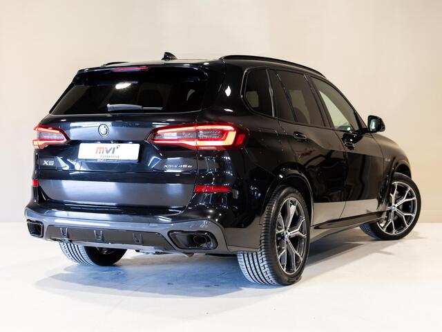 BMW X5 xDrive45e Executive M Pakket / 394pk / SOH 90% / Panorama dak / Trekhaak / Head-up display / 360 graden camera /