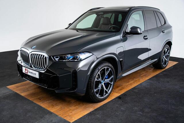 BMW X5 xDrive50e M Sport - Trekhaak - Panoramadak - Harman Kardon - Parking Assistant Professional - Soft close - Elektrisch verstelbare stoelen - Warmte Comfort Pack - Getinte Ruiten -