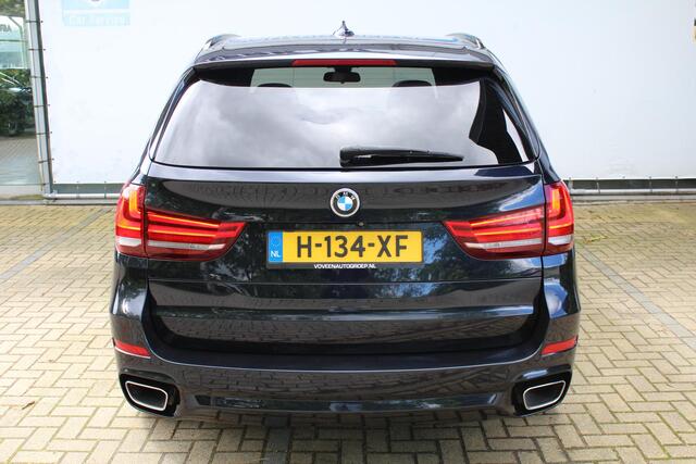 BMW X5 xDrive40d High Executive M-Sport | Panorama dak | Soft close | Head-Up Display | Elektrisch wegklapbare trekhaak | Eletrisch verstelbare stoelen met memory | Harma/Kardon Audiosysteem | Stoelverwarming voor + achter | 360* Camera | Elektrische kofferbakklep | Adaptive cruise | Lane assist | Elektrisch verstelbaar stuurkolom | Keyless entry/start | Dodehoekdetectie | Apple CarPlay/Android Auto |