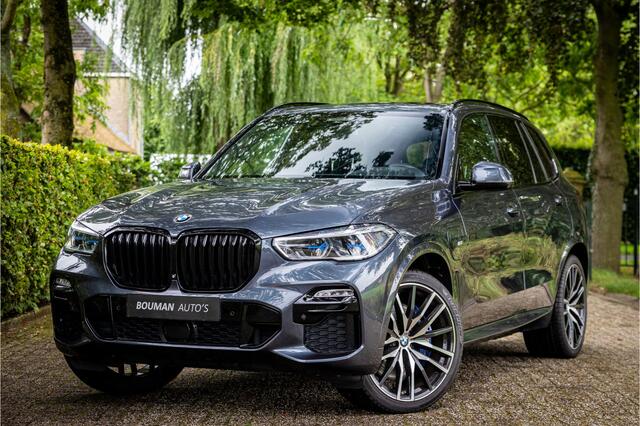 BMW X5 xDrive45e M Sport Sky Lounge Laser Soft Close 22" Vierwielbesturing Harman Kardon Skylounge
