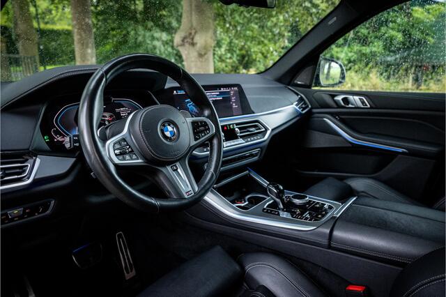 BMW X5 xDrive45e M Sport Sky Lounge Laser Soft Close 22" Vierwielbesturing Harman Kardon Skylounge