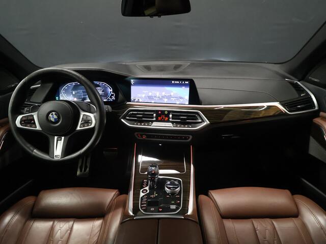 BMW X5 xDrive45e M Sport High Executive [SOH 94%, PANORAMADAK, SKYLOUNGE, HARMAN/KARDON, HEAD-UP, LUCHTVERING, ADAPTIVE LED, APPLE CARPLAY, ANDROID, MEMORY SEATS, STOELVERWARMING, VOL LEDER, SOFT CLOSE, ELEKTRISCHE ACHTERKLEP, 360