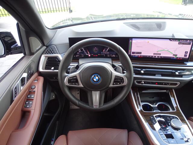 BMW X5 xDrive50e M Sport Trekhaak Integral Active Steering Comfortstoelen Harman/Kardon 22'' LM Velgen
