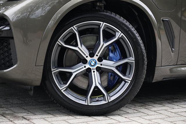 BMW X5 xDrive45e Executive M-Sport | HUD | Adap Cruise | Memory | Elektr. trekhaak | Alarm kl.3 | Stoelverwarming | Sensatec Dashboard | Shadow Line | Etc.
