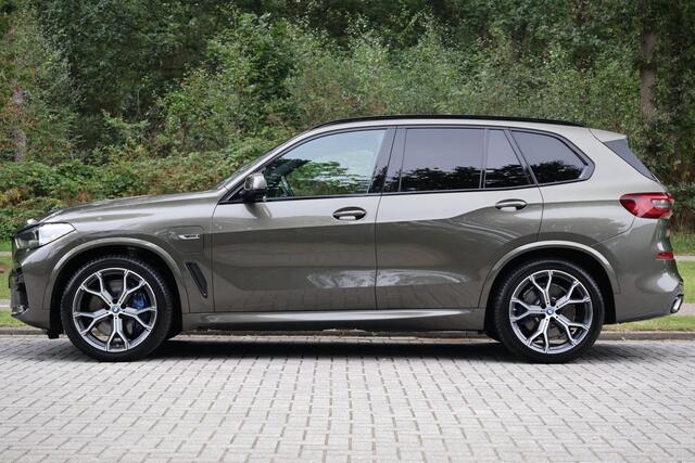 BMW X5 xDrive45e Executive M-Sport | HUD | Adap Cruise | Memory | Elektr. trekhaak | Alarm kl.3 | Stoelverwarming | Sensatec Dashboard | Shadow Line | Etc.
