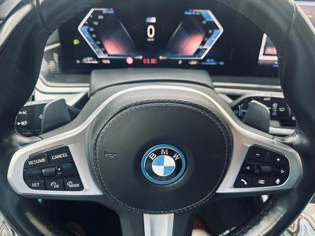 BMW X5 XDRIVE50E LAUNCH