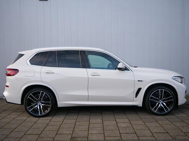 BMW X5 xDrive45e High Executive 394 Pk Automaat Navi / DAB / Apple Carplay / Leer / Trekhaak / Pano-dak