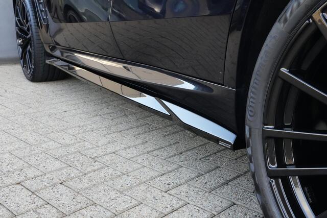 BMW X5 xDrive50e M Sport | 495PK | PANO | BMW X5 xDrive50e M Sport 495 PK Plug-in Hybrid met 3.0 zescilinder benzinemotor en 8-traps automatische transmissie, voorzien van een elektrisch panoramadak, luxe lederen bekleding, Head-Up D