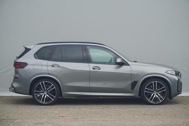 BMW X5 xDrive50e M Sport | Trekhaak | Soft-Close | Comfortstoelen | Stoelventilatie | Harman Kardon | head-up | Hemelbekleding Alcantara | Individual dashboard leder | 22 Inch