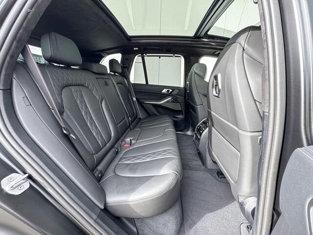 BMW X5 xDrive50e M-Sport Pro / 22 inch / Trekhaak / Driving Assistant Prof / Glazen dak / Carbon spiegelkappen / Harman Kardon Audio / 360 graden Camera