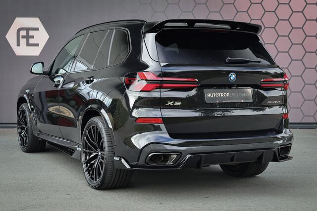 BMW X5 xDrive50e 490PK | SOFTCLOSE | H/K | 22" | PANORAMADAK | STOELKOELING MASSAGE VERWARMING | STUURWIELVERWARMING | ELEKTRISCHE TREKHAAK | COMFORT PLUS PACK | INNOVATION PACK | M PACK | TRAVEL PACK | WARMTECOMFORT PACK | ETC.