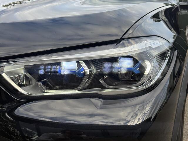 BMW X5 xDrive45e High Executive VAN: € 61.900- VOOR: € 59.877,- UW HERFSTVOORDEEL: € 2.023,-| LASER LED| ELEKTRISCHE TREKHAAK | PANO| HUD| BMW DEALER ONDERHOUDEN| DRIVING ASS. PROFF| KEYLESS | MEMORY STOEL| DODE HOEK SENSOR|