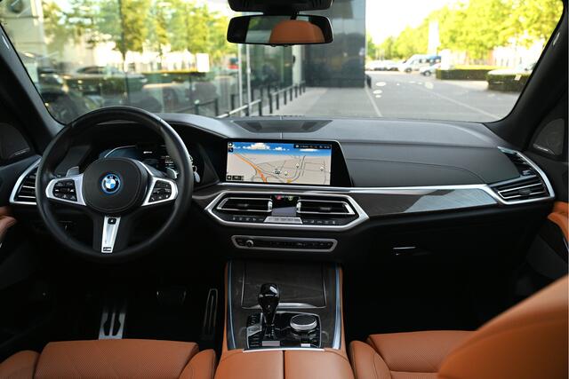 BMW X5 xDrive45e M Sport Automaat / Panoramadak / Comfortstoelen / Massagestoelen / Laserlight / Harman Kardon / Head-Up / Parking Assistant Plus
