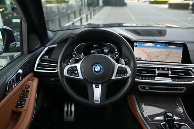BMW X5 xDrive45e M Sport Automaat / Panoramadak / Comfortstoelen / Massagestoelen / Laserlight / Harman Kardon / Head-Up / Parking Assistant Plus