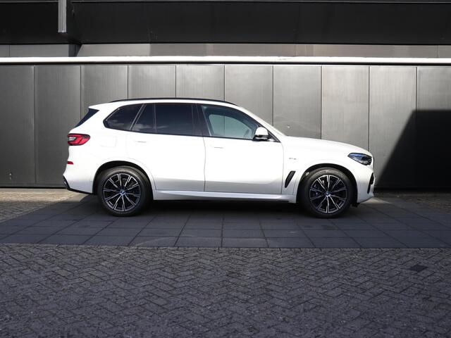 BMW X5 xDrive45e High Executive | LEDER | MEMORY | PANO-DAK | SPORTSTOELEN | PDC | CRUISE | NAVI | STOELVERW. |