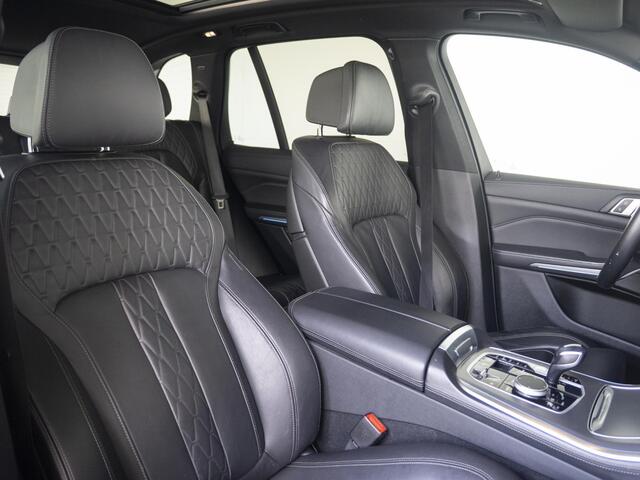 BMW X5 xDrive45e | M Sportpakket | Comfort Access | Panoramadak | Driving Assistant Plus | Harman Kardon | Head Up Display | 21 inch | Trekhaak