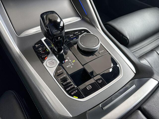BMW X6 M50i