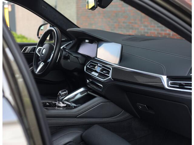 BMW X6 M50i High Executive | Manhattan - Sky - Iconic Glow - Vol leder