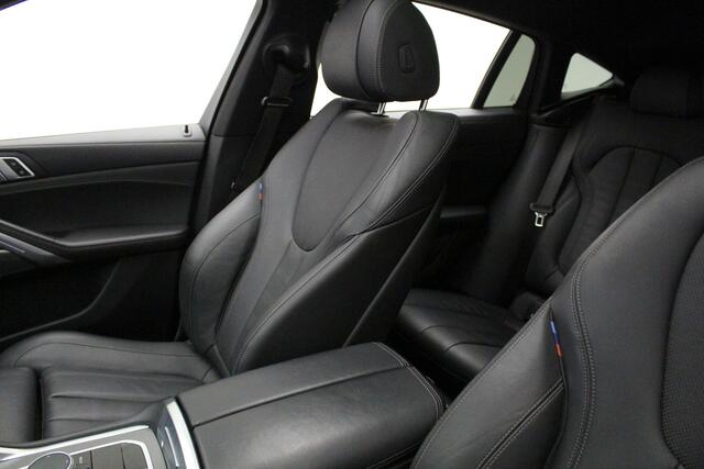 BMW X6 xDrive40i M-sport | 22" | Panorama | Trekhaak | Voorbereiding Driving Assistantce | Laser | Camera | Head-Up