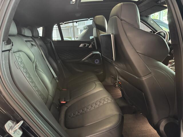 BMW X6 M Competition / Trekhaak / Panoramadak / 360Camera / Head-up / Rear Entertainment / Bowers & Wilkens / 22'' / Softclose / Intr.voorverwarming / Carbon intr. / Stoelventilatie / Stuur+Stoelverwarming / DAB