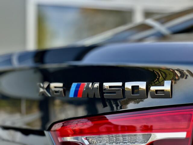 BMW X6 M50d | 380 pk | Schuifdak | Stoelventilatie | Leer | Adaptive Cruise | Camera | Trekhaak | Head-Up | 21" | M-pakket | Marge