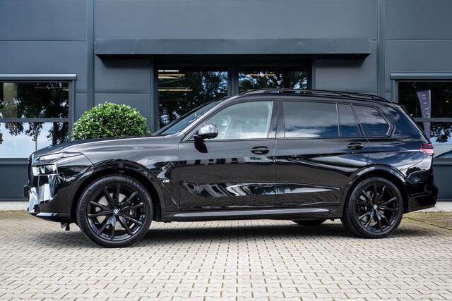 BMW X7 M60i xDrive 7P 530pk, Individual, Panorama