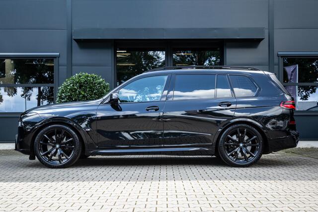 BMW X7 M60i xDrive 7P 530pk, Individual, Panorama