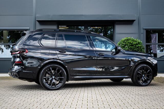 BMW X7 M60i xDrive 7P 530pk, Individual, Panorama