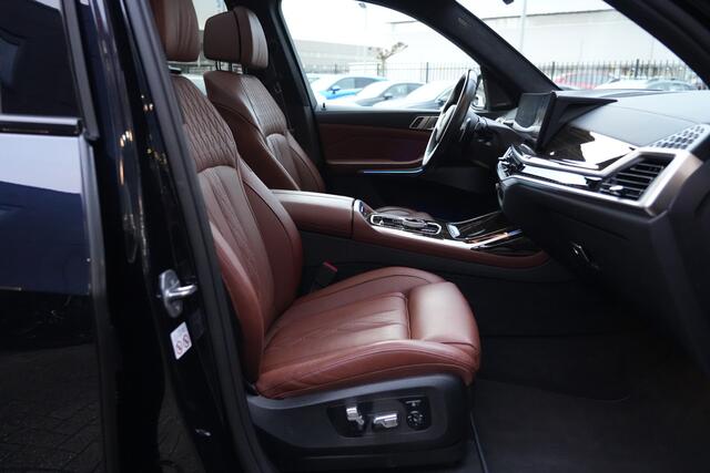 BMW X7 M60i xDrive 531pk Panoramadak/Stoelverwarming/360Camera