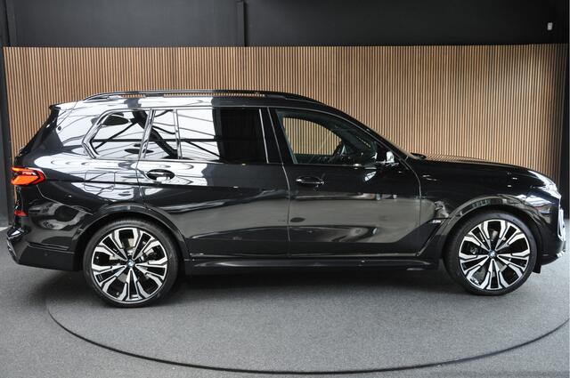 BMW X7 M60i xDrive M-sport 7-Pers. Pano Massage 360 Head Up Alcantara b. hemel Bowers & Wilkins Skylounge BTW auto