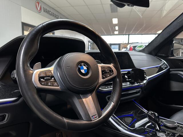 BMW X7 M50d High Executive/ 400pk/ Automaat/ Trekhaak/ Panorama-Dak/ Harman-Kardon/ Virtual Dashb./ 22'' LMV/ Luchtvering/ Memory/ Zwarte-Hemel/ 360°Camera/ Shadowline/ Ambient light/ Stoelverw./ Keyless/ Leder.