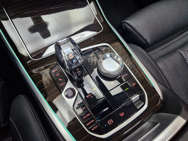 BMW X7 xDrive40i *INDIVIDUAL* FULL OPTION / Massage / SKY LOUNGE Panorama / 22'' ALU / LASER / Entertainment / 7-Persoons / Trekhaak