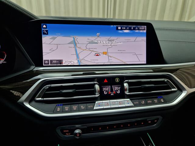 BMW X7 xDrive40i *INDIVIDUAL* FULL OPTION / Massage / SKY LOUNGE Panorama / 22'' ALU / LASER / Entertainment / 7-Persoons / Trekhaak