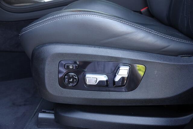BMW X7 xDrive40i 7 Pers. M Sport | Pano | trekhaak | Massage | Carbon | M stoelen | Head-up | 23 Inch |