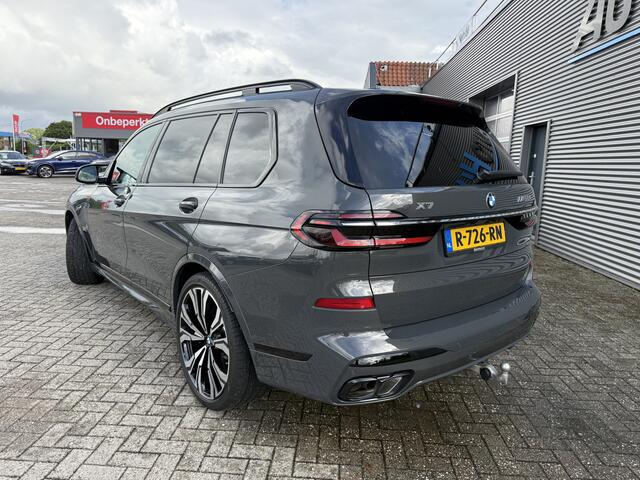 BMW X7 M60i xDrive M Sport Pro Exclusive Pack Skylounge Panoramadak Bowers & Wilkins Sound Stoelmassage & Ventilatie Trekhaak 23 Inch Standkachel Carbon Exterieur Vol!