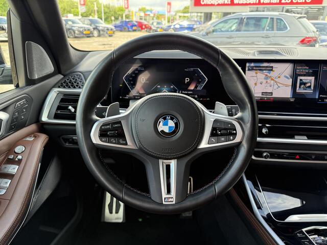 BMW X7 M60i xDrive M Sport Pro Exclusive Pack Skylounge Panoramadak Bowers & Wilkins Sound Stoelmassage & Ventilatie Trekhaak 23 Inch Standkachel Carbon Exterieur Vol!