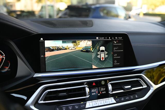 BMW X7 M50i 6p. High Executive Automaat / Panoramadak Sky Lounge / Massagefunctie / Laserlight / Parking Assistant Plus / Soft Close / Stoelventilatie / Active Steering
