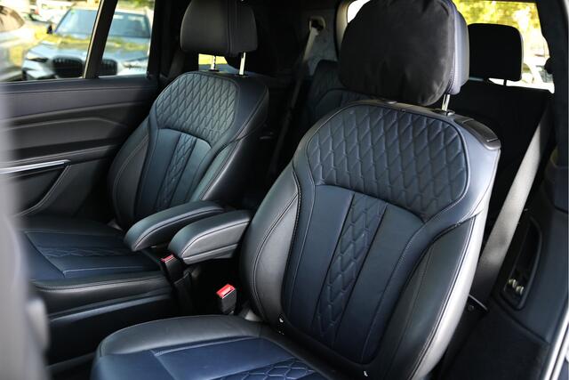 BMW X7 M50i 6p. High Executive Automaat / Panoramadak Sky Lounge / Massagefunctie / Laserlight / Parking Assistant Plus / Soft Close / Stoelventilatie / Active Steering