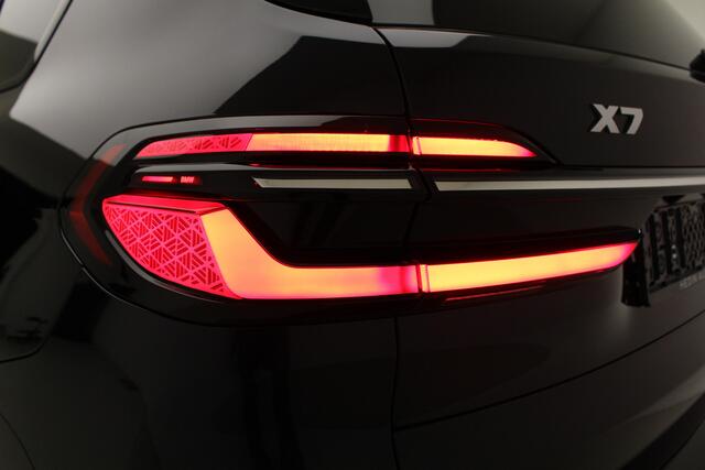 BMW X7 M60i xDrive | 23'' | Panorama Sky Louge | Stoel Ventilatie + Massage | Stand Kachel | Alcantara Hemel bekleding | Harmen Kardon | NP 235.746,- | Soft Close | El. Trekhaak