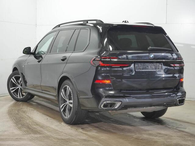 BMW X7 xDrive40i M-Sport | 7-Zits | 21" | Trekhaak | Autobahnassistent | Harman Kardon | Standkachel | Active Steering | Comfortstoelen | Individual Leder Wordt verwacht