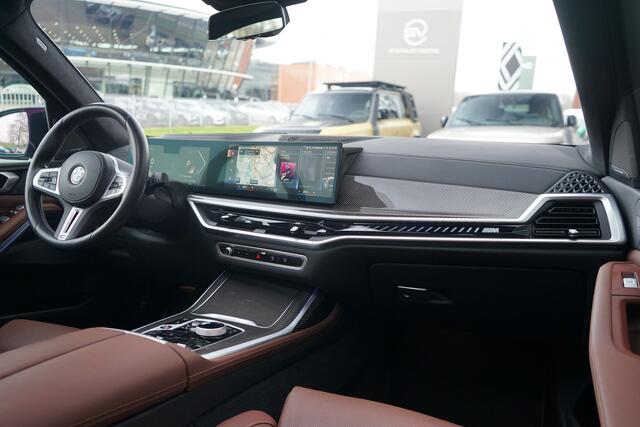 BMW X7 M60i xDrive 7 p. | Harman/Kardon | Stoel ventilatie | Head-up display |
