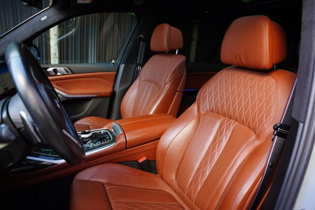 BMW X7 60 I X DRIVE 6 P / Individual / Sky Lounge / BTW