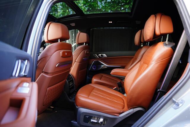 BMW X7 60 I X DRIVE 6 P / Individual / Sky Lounge / BTW