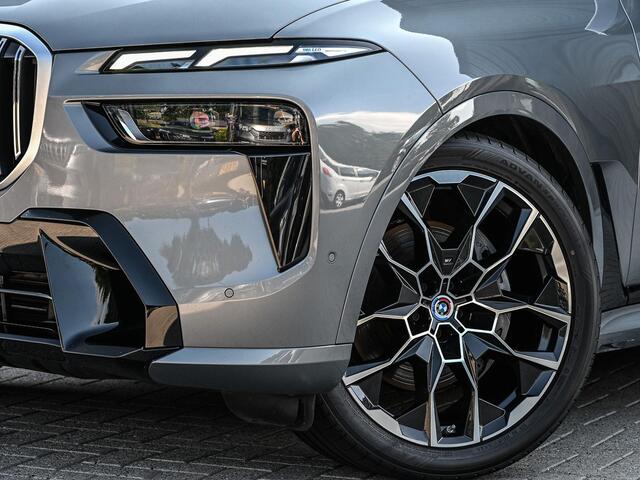 BMW X7 xDrive40i High Executive 7P | Panoramadak | Alcantara Hemel | Harman/Kardon | Iconic Glow | Stoelventilatie + Massage | Actice Cruise | Ambiance Interieur | HUD | Luchtvering |