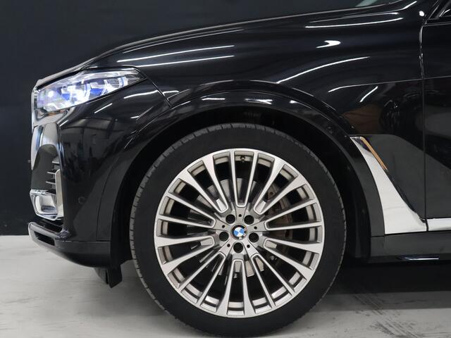 BMW X7 xDrive40i High Executive [SCHUIFKANTELDAK, 7-PERSOONS, BMW LASERLICHT, HEAD-UP, APPLE CARPLAY, SOFTCLOSE, ANDROID, LUCHTVERING, MASSAGESTOELEN, MEMORY SEATS, STOELVERWARMING V+A, VOL LEDER, CAMERA, ELEKTRISCHE ACHTER