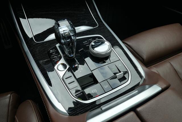 BMW X7 M50d 400 PK High Executive 7p | Pano | H&K | 22'' | Head-Up | Laser | Soft-Close | Stoelventilatie