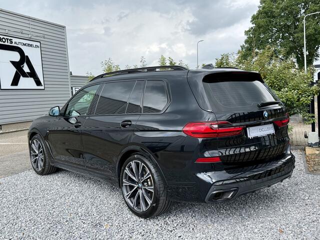 BMW X7 xDrive40i M-Pakket 7 Pers Panodak|Skylounge|Luchtvering Saphire Zwart!