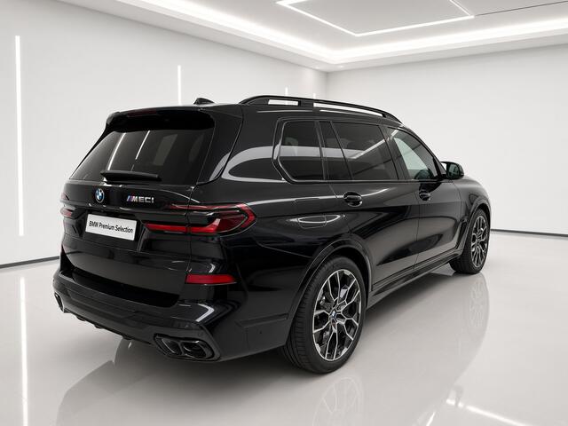 BMW X7 M60i xDrive | 22"| Trekhaak | Pro | M-Sportuitlaat | Sky Lounge | Bowers & Wilkins | Driving Assistant Professional