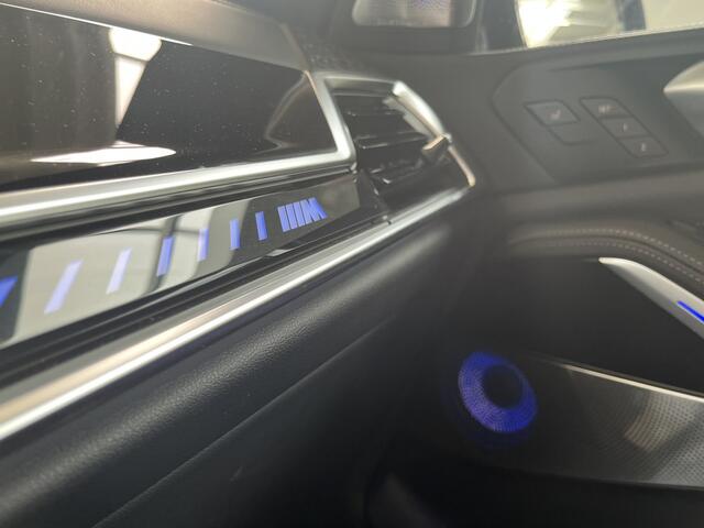 BMW X7 M60i xDrive | 22"| Trekhaak | Pro | M-Sportuitlaat | Sky Lounge | Bowers & Wilkins | Driving Assistant Professional