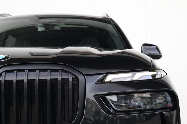 BMW X7 xDrive40d | Sport pakket Pro | Panorama Dak | Driving Assistant Professional | Harman Kardon | Trekhaak | Stoel Verwarming Voor en Achter | Soft-Close | Comfortstoelen | M-Sport Uitlaat | 22'' LM |